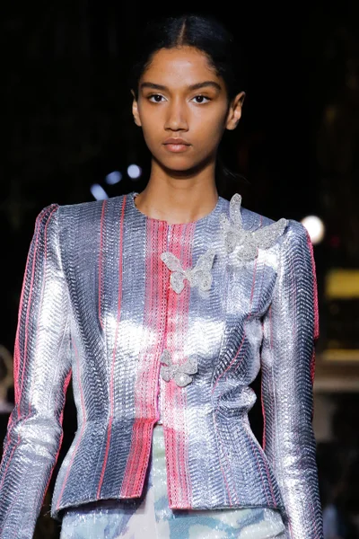 Look 60